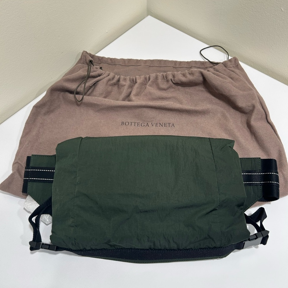 NWT Bottega Veneta Unisex Belt Bag - Picture 3 of 7